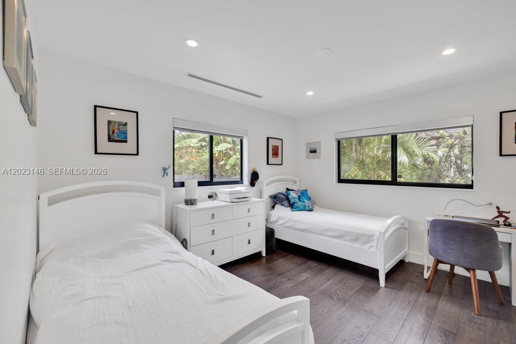 MIAMI SHORES SEC 3 - Residential