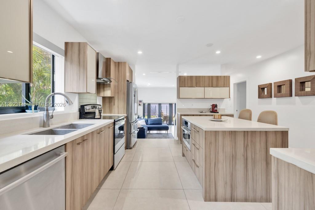 MIAMI SHORES SEC 3 - Residential