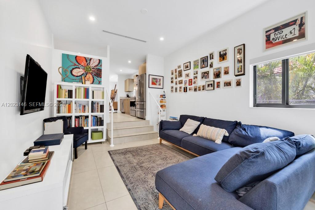 MIAMI SHORES SEC 3 - Residential