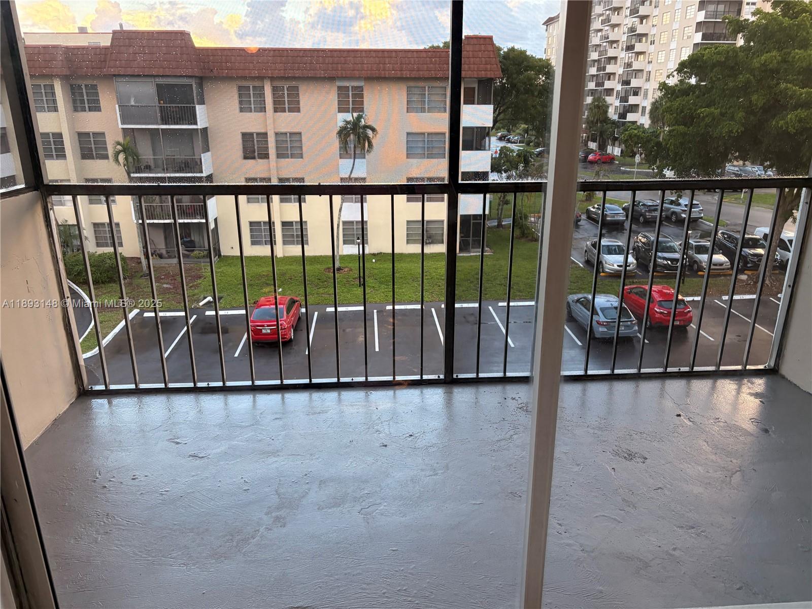 MANORS OF INVERRARY I-7 - Residential Lease