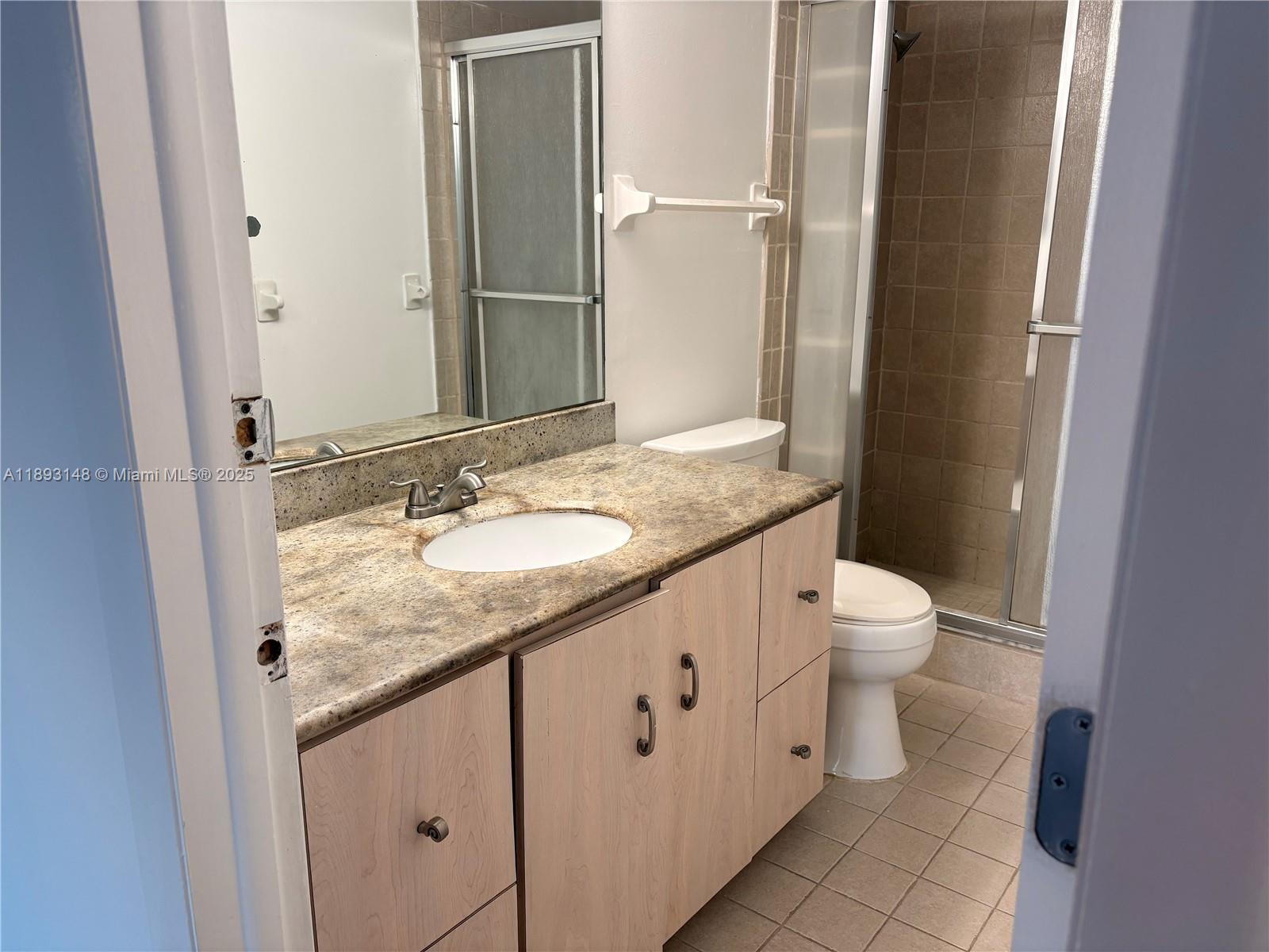 MANORS OF INVERRARY I-7 - Residential Lease