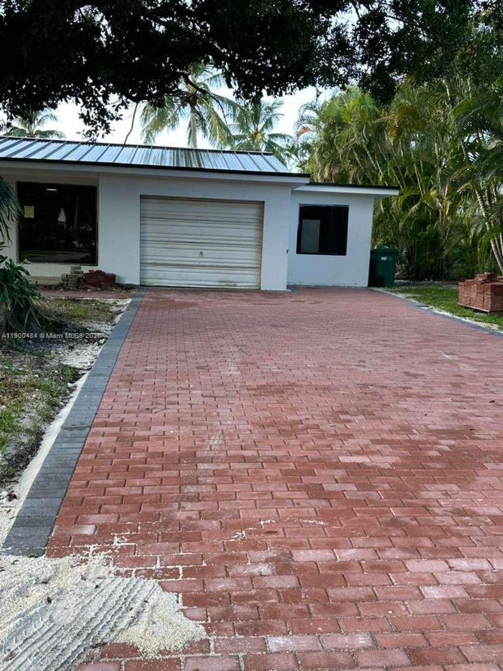 Photo of 454 Dover Rd, Jupiter, FL 33469 (MLS # A11900484)
