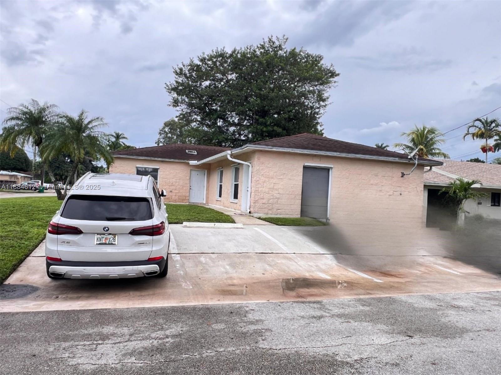 PALM GARDEN PARK - Residential Lease