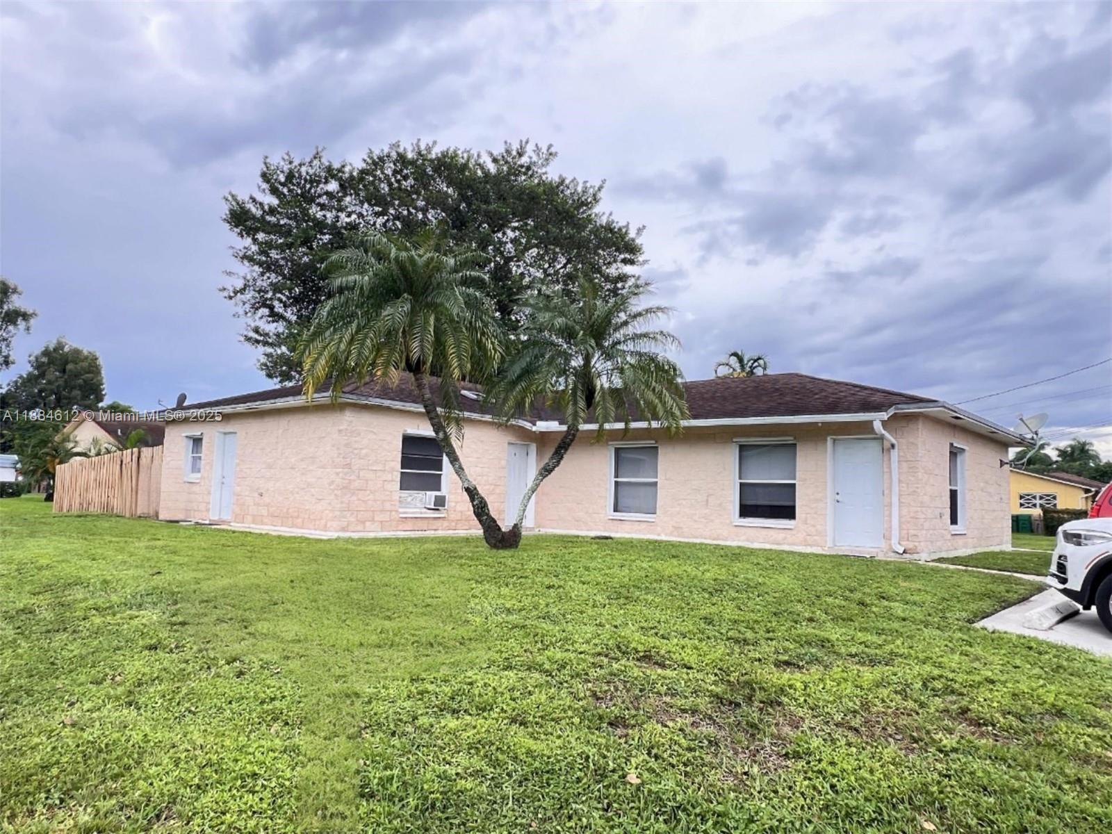 PALM GARDEN PARK - Residential Lease