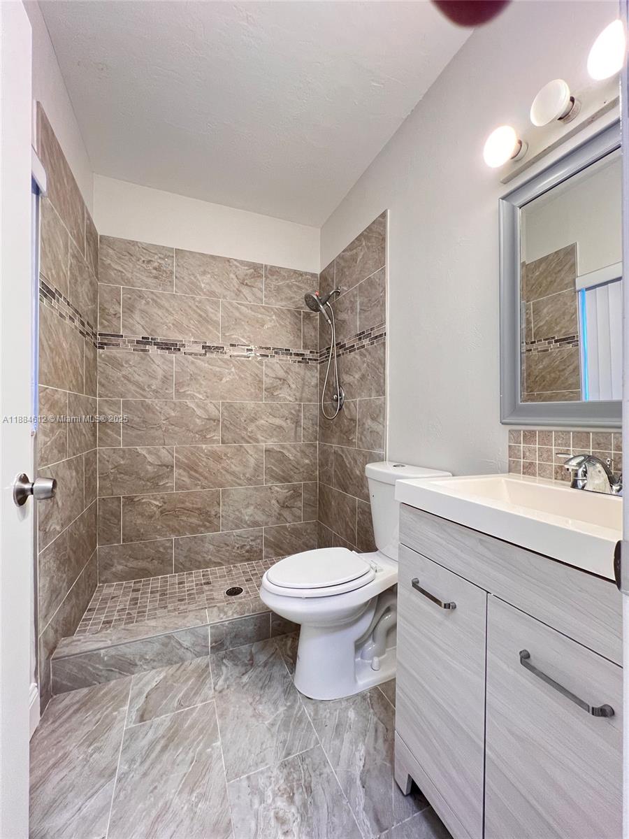 PALM GARDEN PARK - Residential Lease