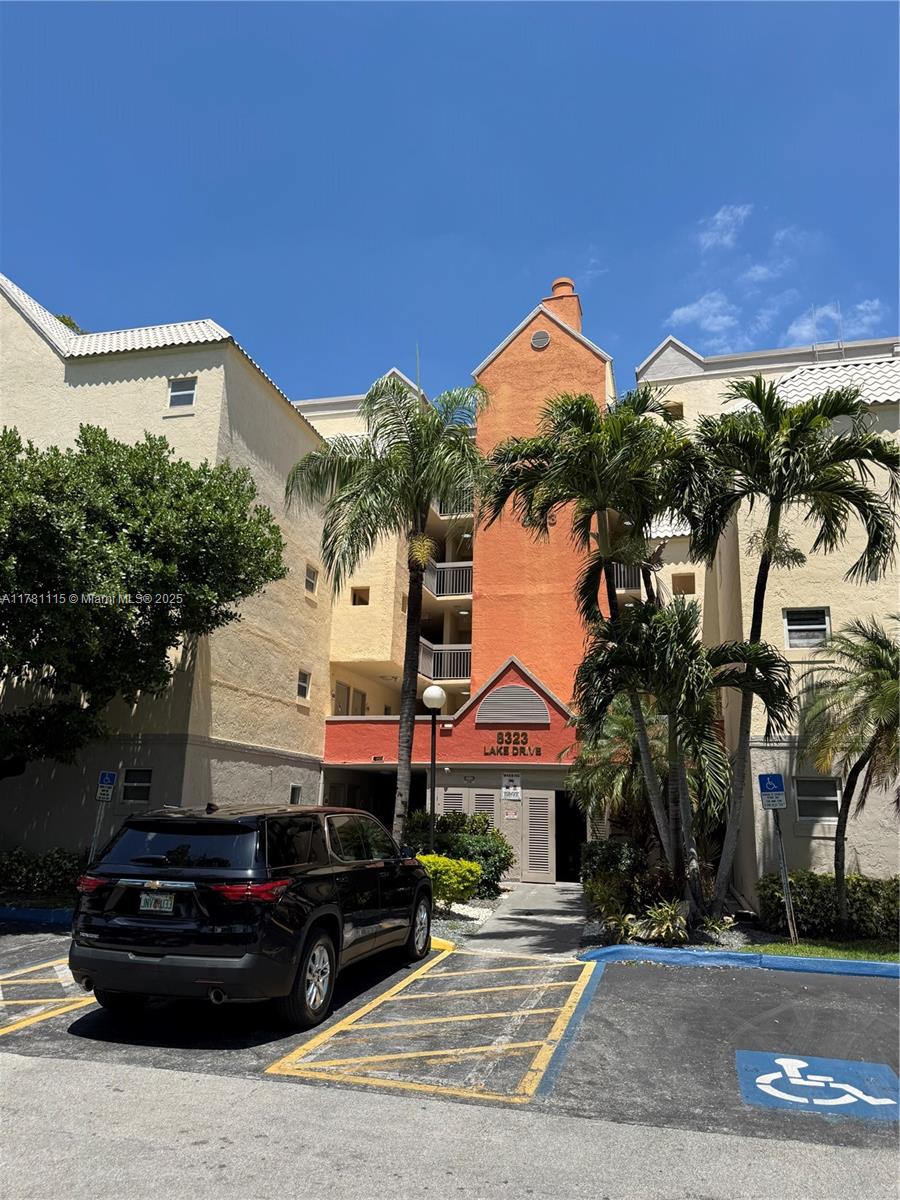 Rental Property at 8323 Lake Dr 401, Doral, Miami-Dade County, Florida - Bedrooms: 1 
Bathrooms: 1  - $2,000 MO.