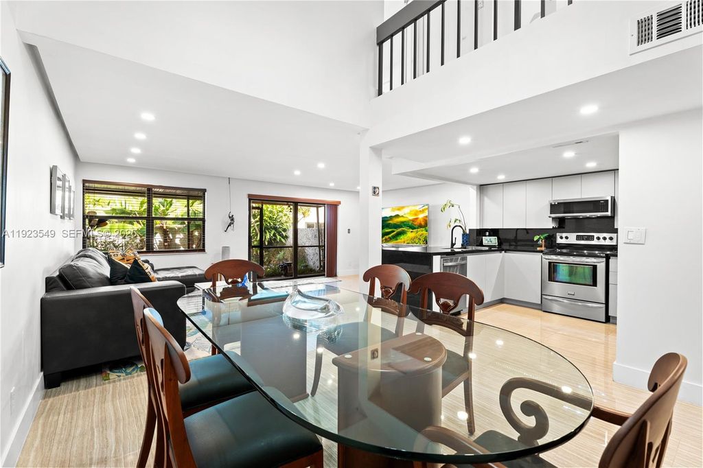 Photo of 2528 N 38 Ave #D-32, Hollywood, FL 33021 (MLS # A11923549)