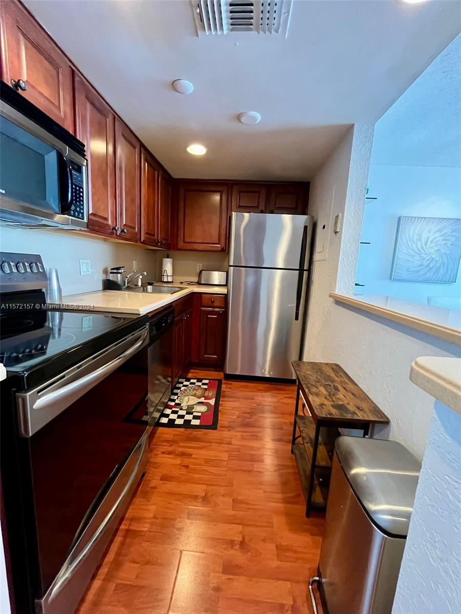 ISOLA CONDO - Residential Lease