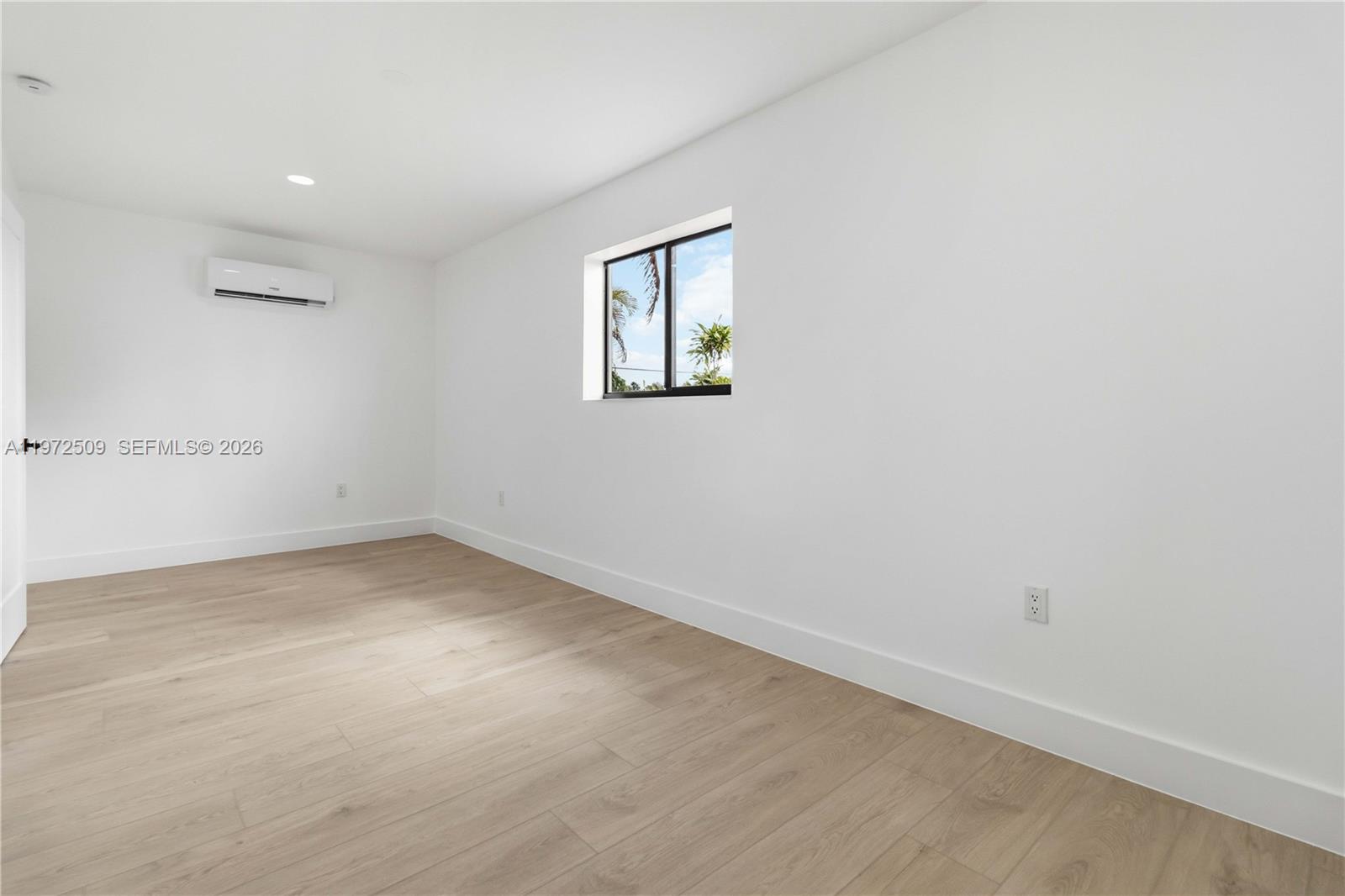 SO MIAMI HEIGHTS MANOR - Residential