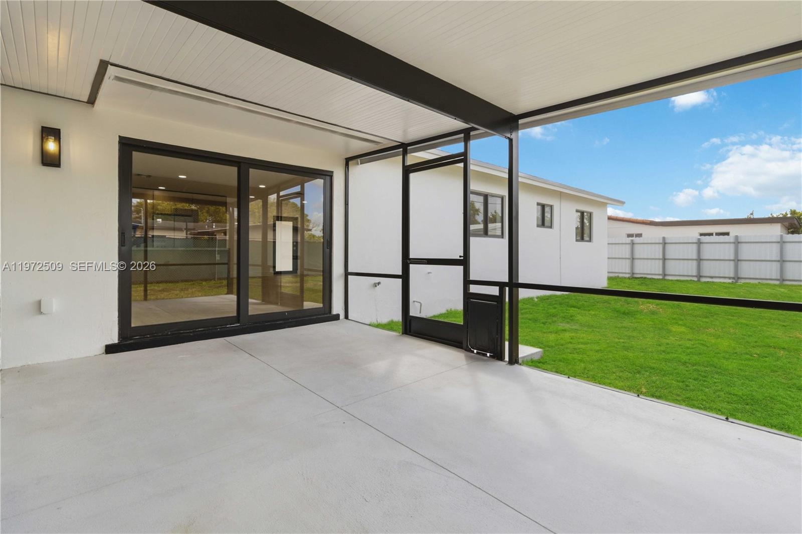 SO MIAMI HEIGHTS MANOR - Residential