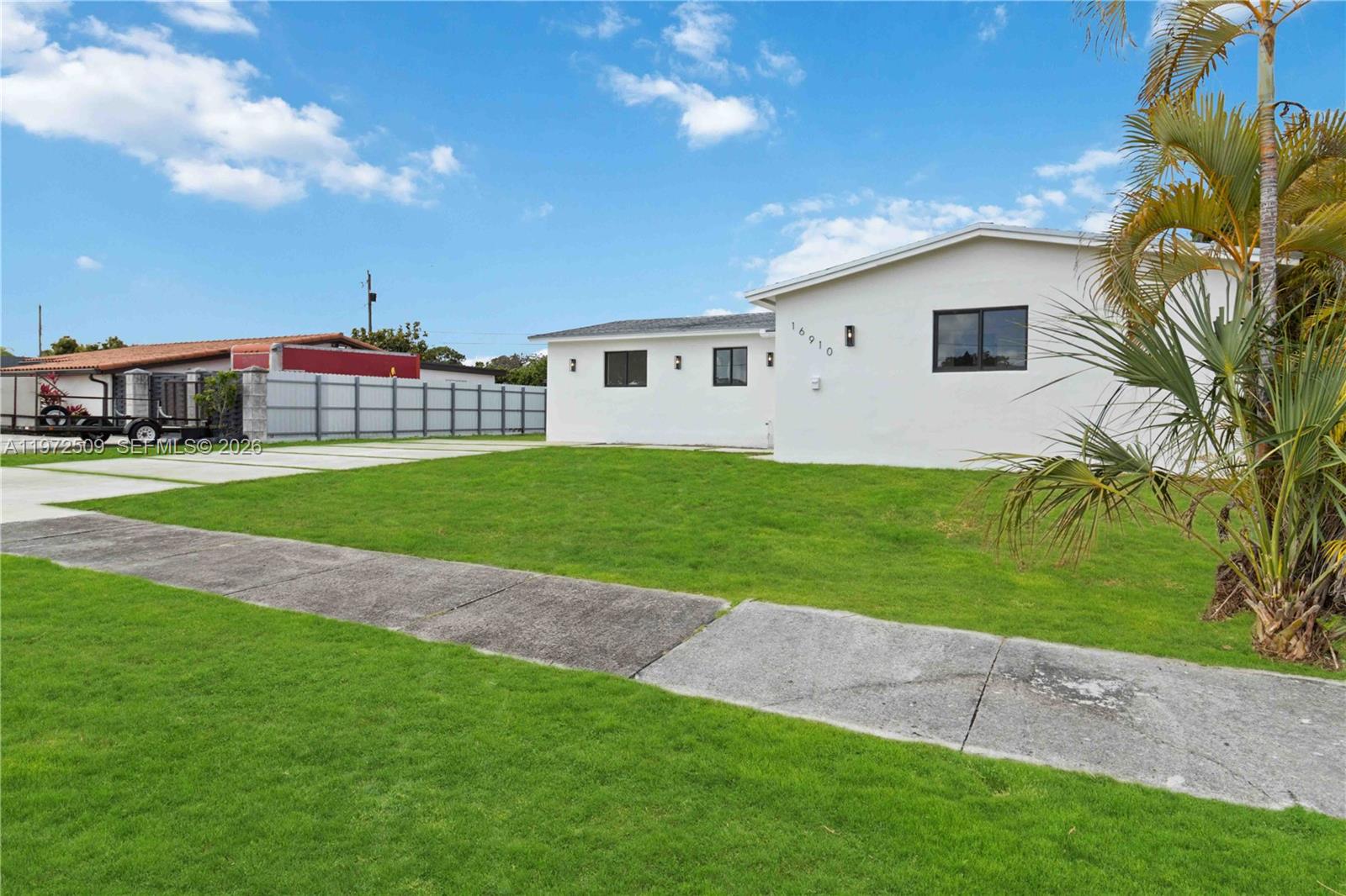 SO MIAMI HEIGHTS MANOR - Residential