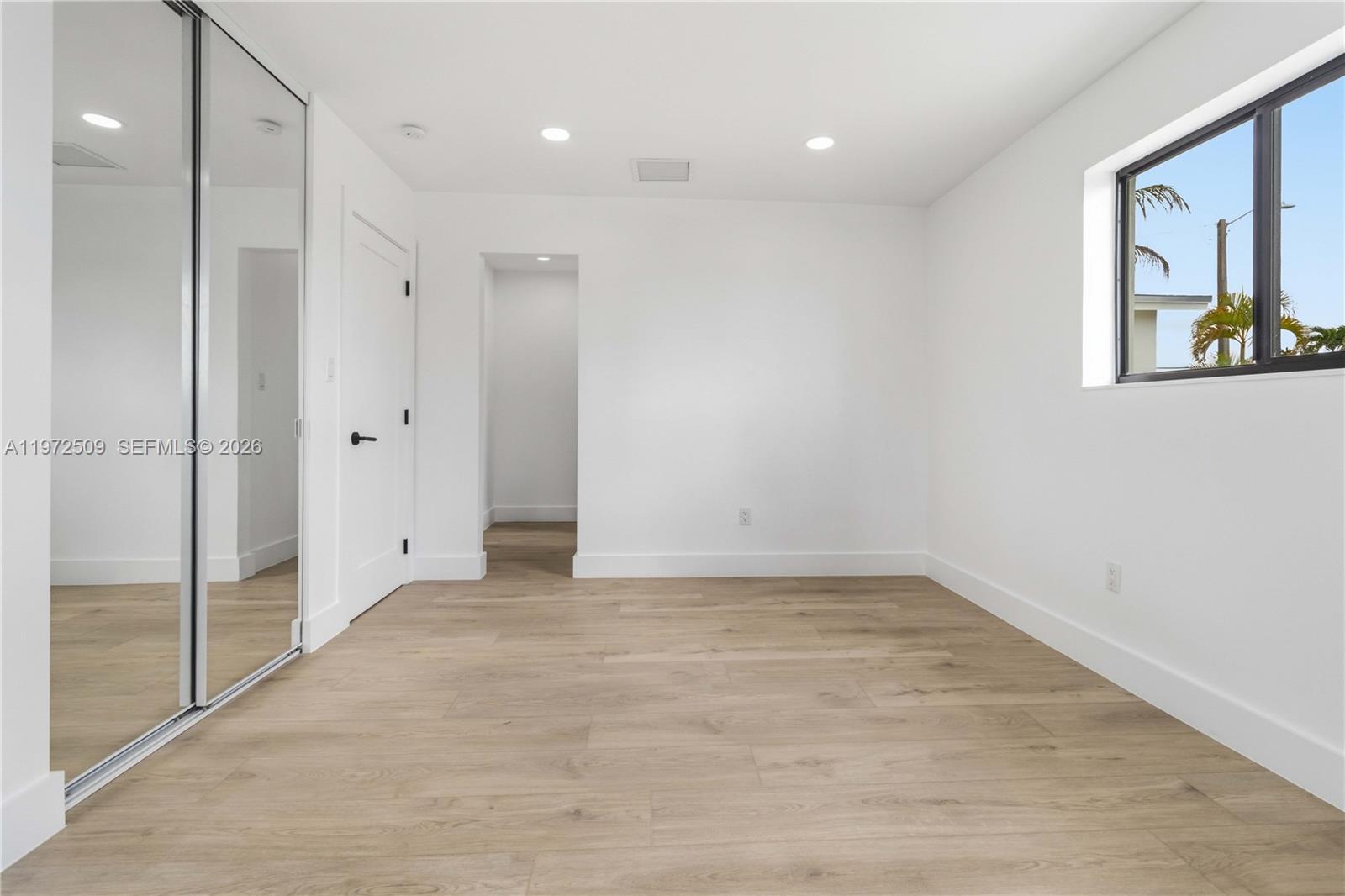 SO MIAMI HEIGHTS MANOR - Residential