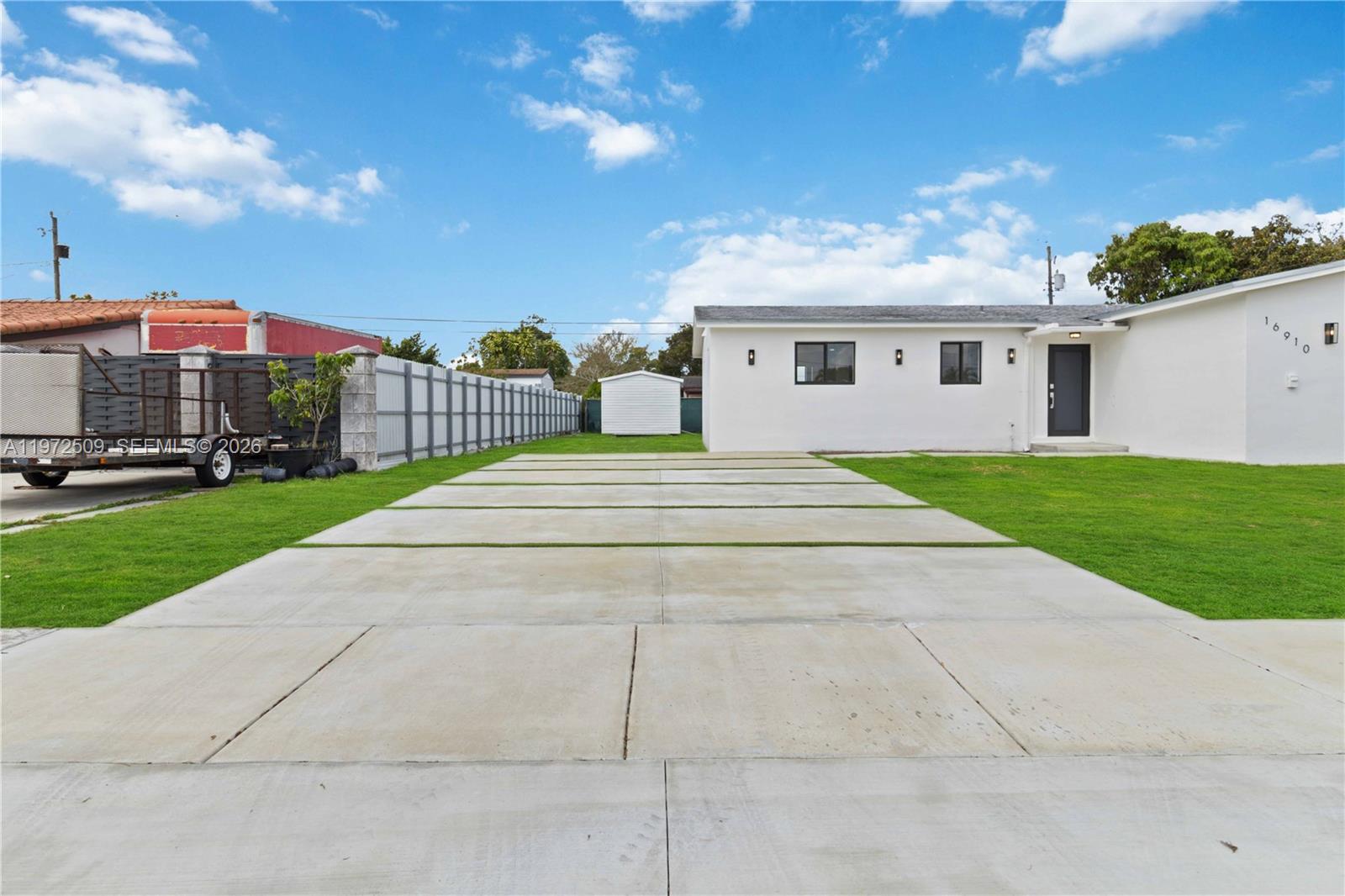 SO MIAMI HEIGHTS MANOR - Residential