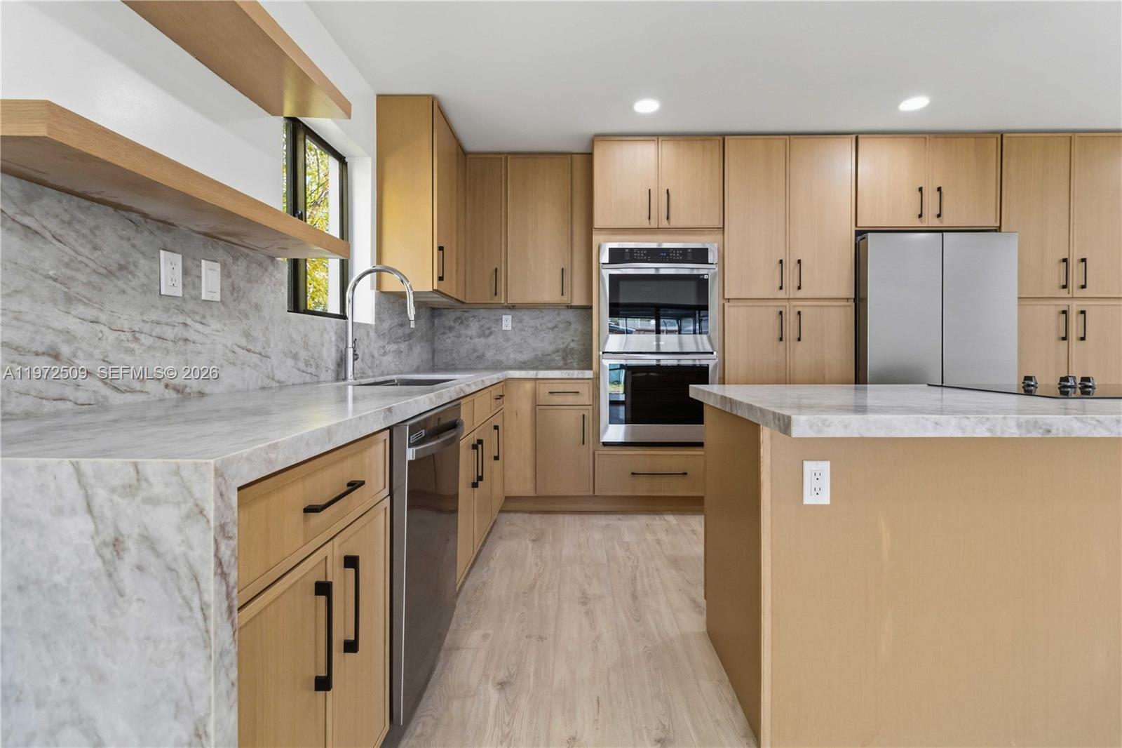 SO MIAMI HEIGHTS MANOR - Residential