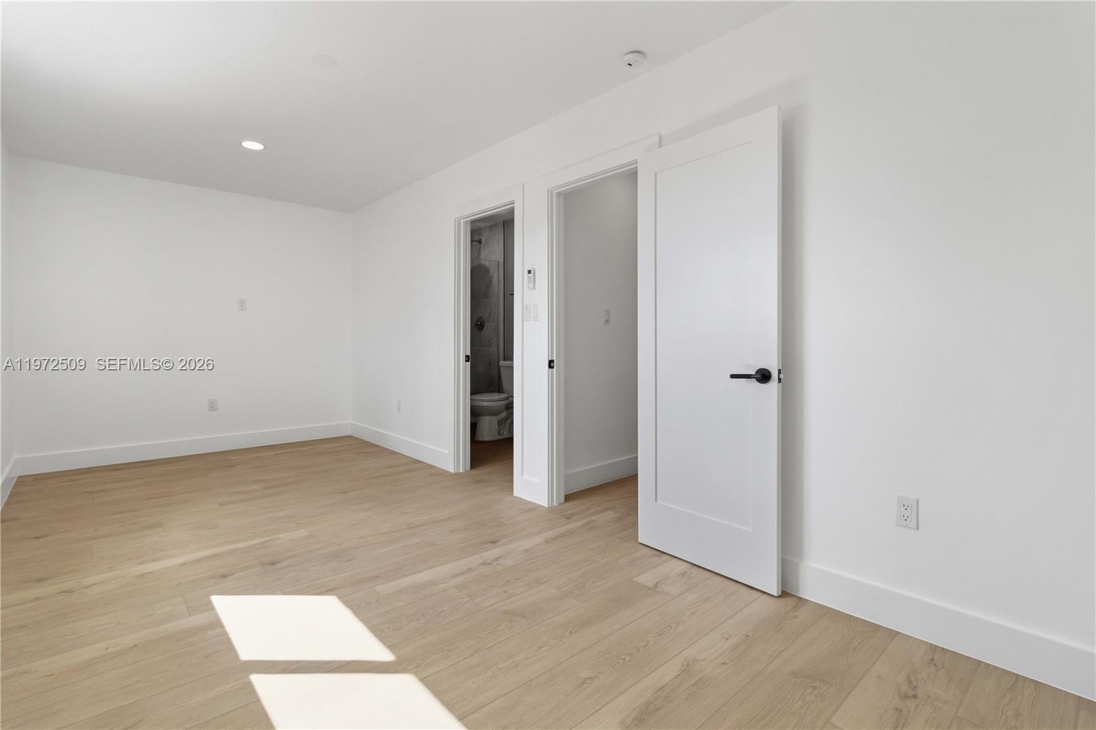 SO MIAMI HEIGHTS MANOR - Residential