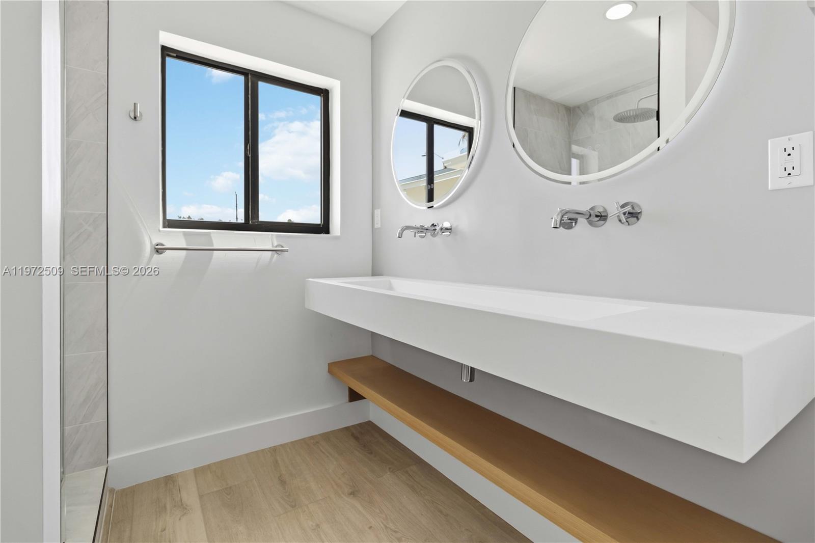 SO MIAMI HEIGHTS MANOR - Residential