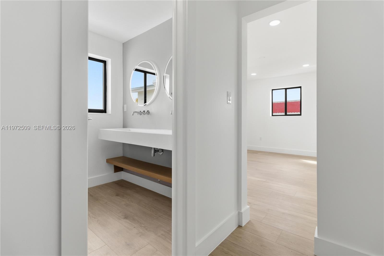 SO MIAMI HEIGHTS MANOR - Residential