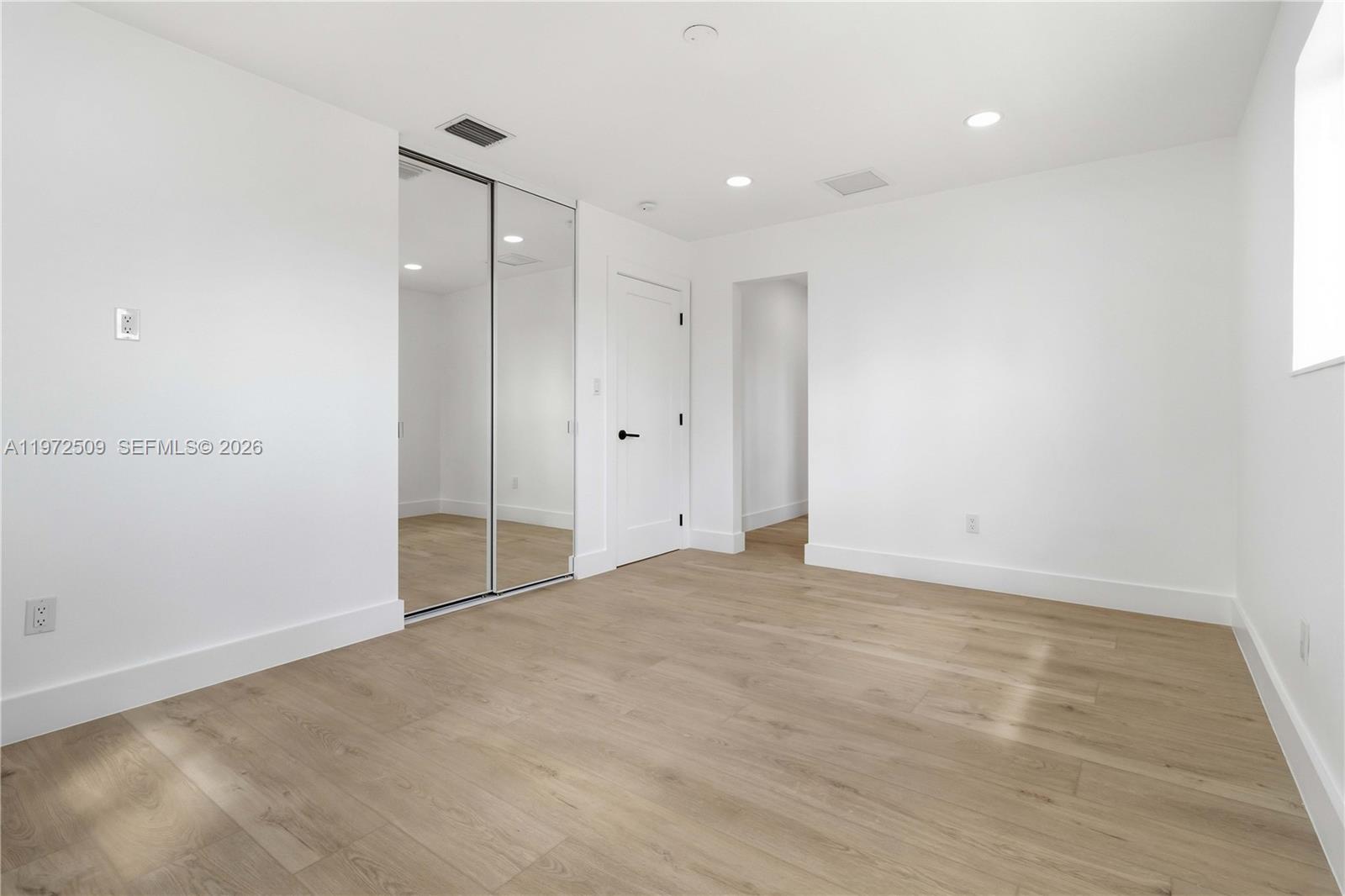 SO MIAMI HEIGHTS MANOR - Residential