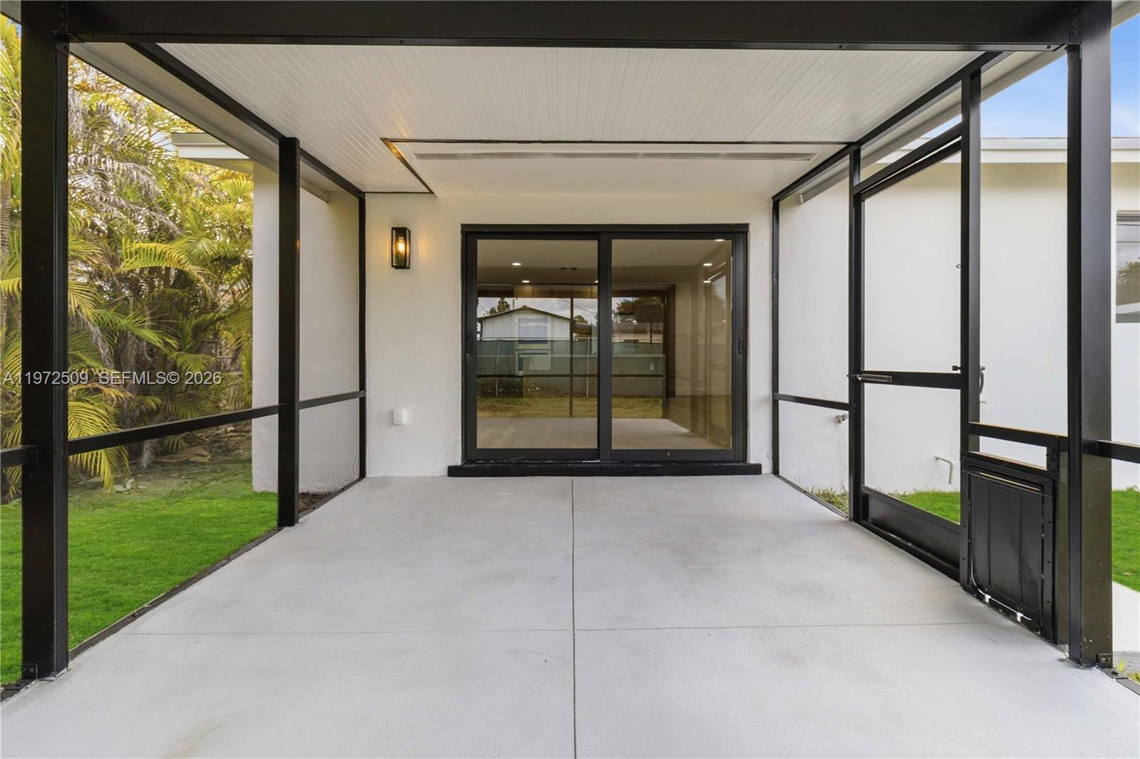 SO MIAMI HEIGHTS MANOR - Residential