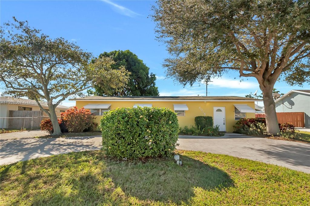 Photo of 4078 Colle Dr, Lake Worth, FL 33461 (MLS # A11328507)