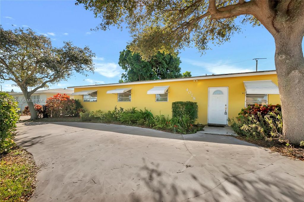 Photo of 4078 Colle Dr, Lake Worth, FL 33461 (MLS # A11328507)