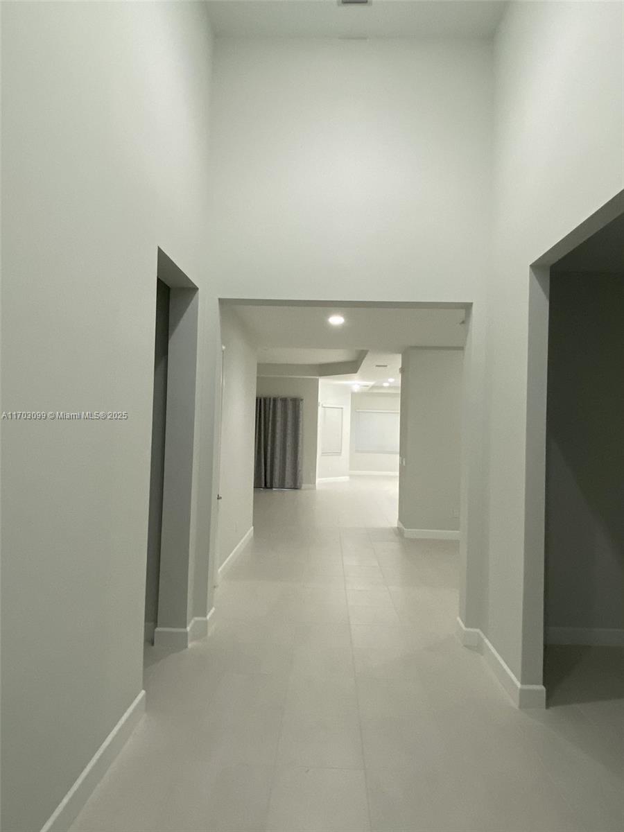 GROVES OF WESTLAKE - Residential Lease