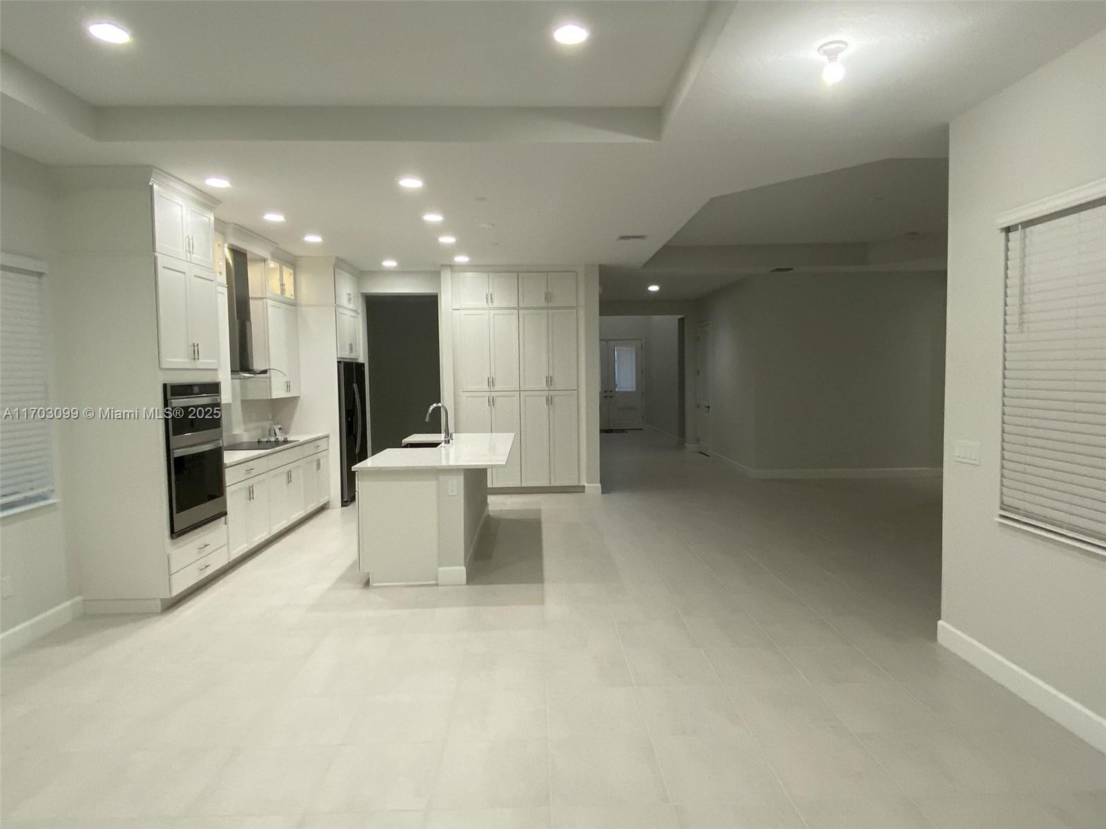 GROVES OF WESTLAKE - Residential Lease