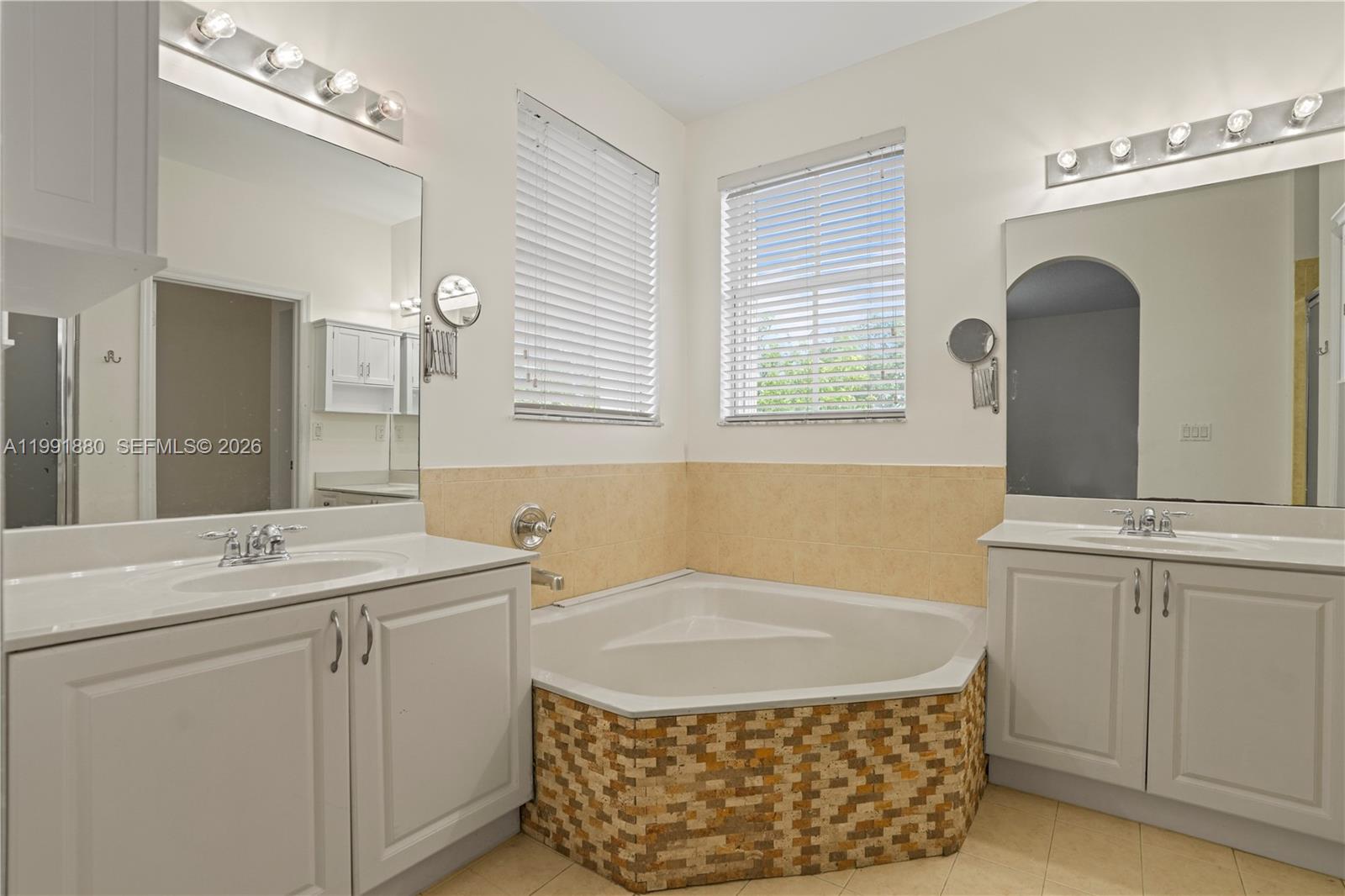 COUNTRYSIDE - Residential