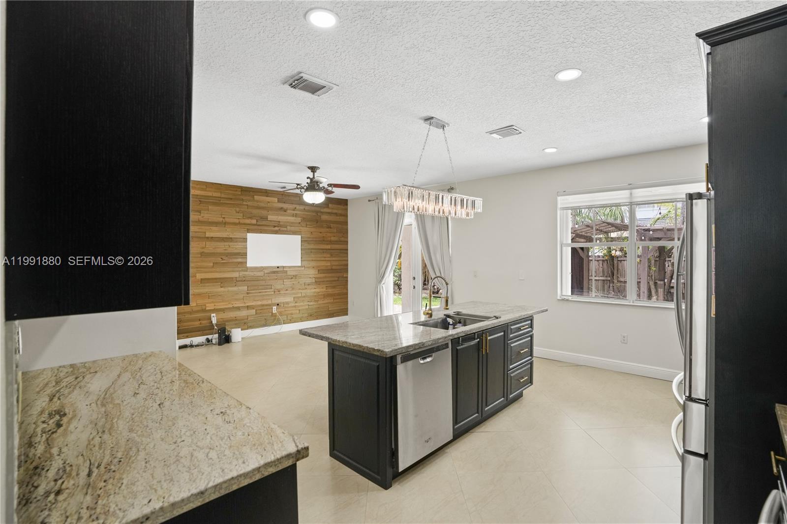 COUNTRYSIDE - Residential