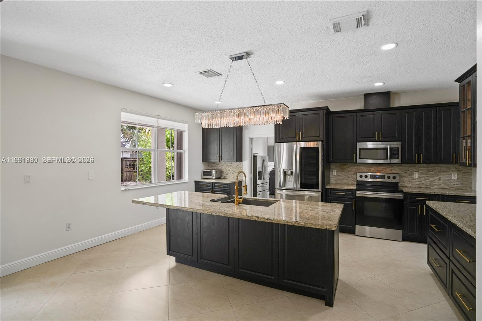 COUNTRYSIDE - Residential