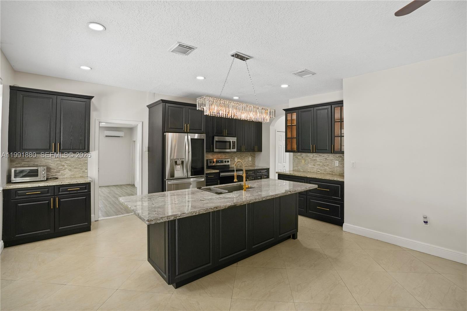 COUNTRYSIDE - Residential