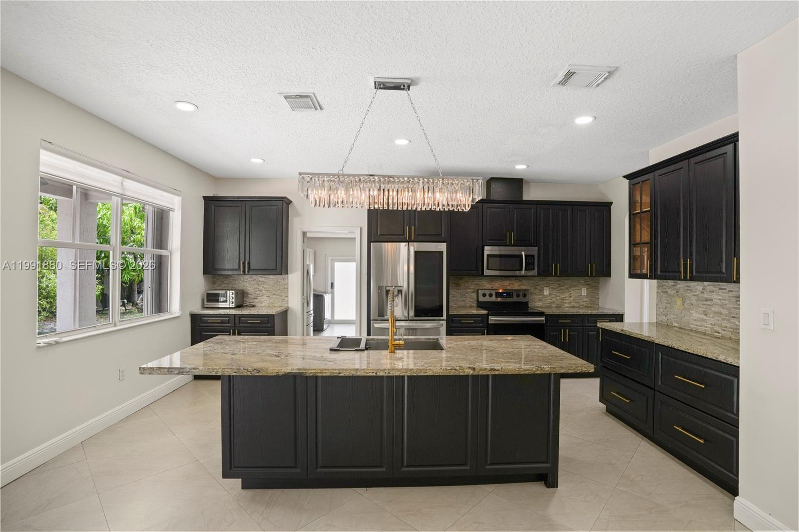 COUNTRYSIDE - Residential