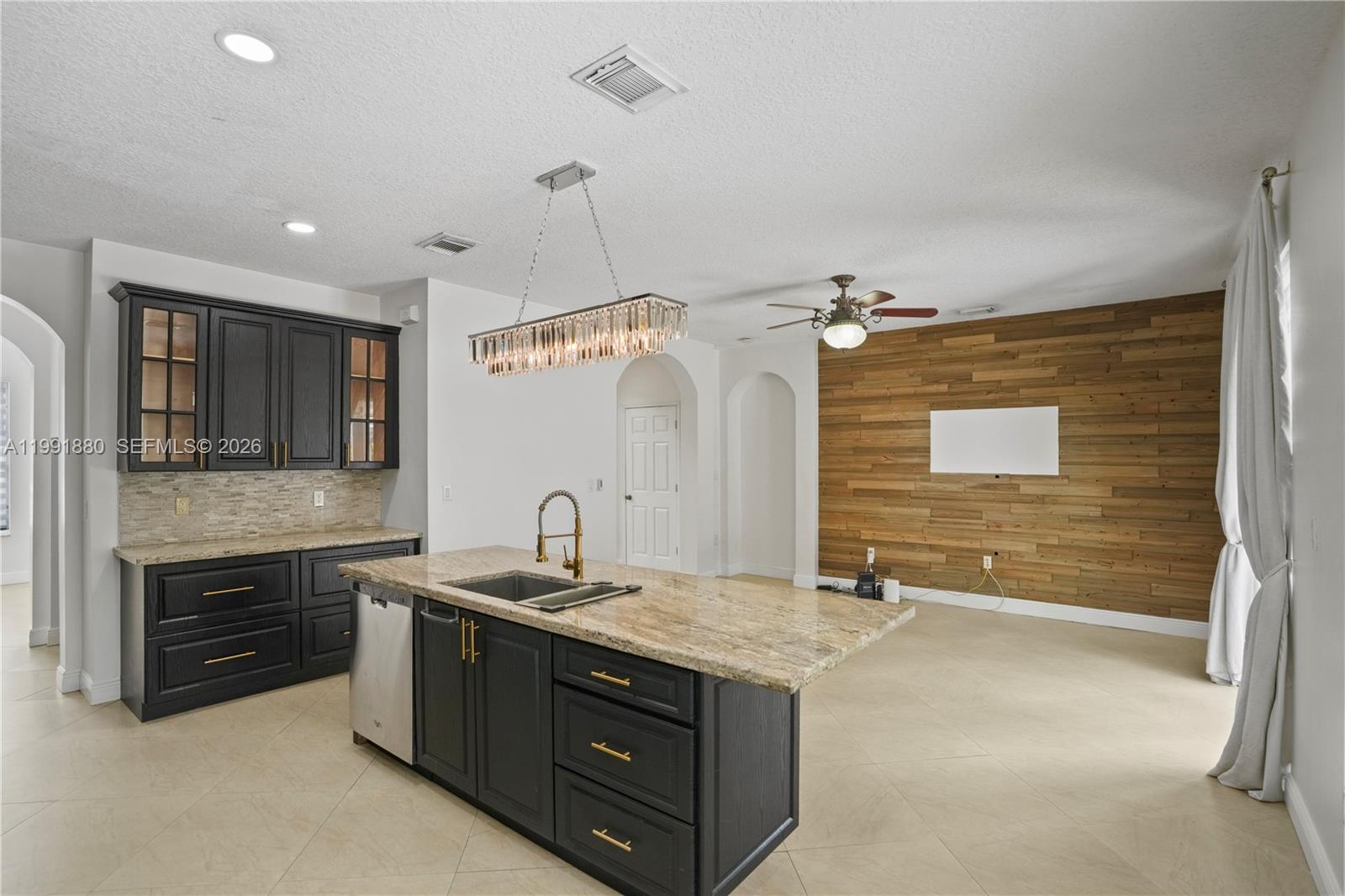 COUNTRYSIDE - Residential