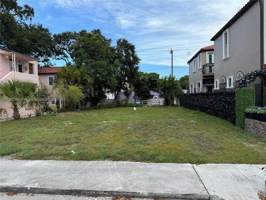 Photo of 1518 SE 2nd Ct, Fort Lauderdale, FL 33301 (MLS # A11785262)