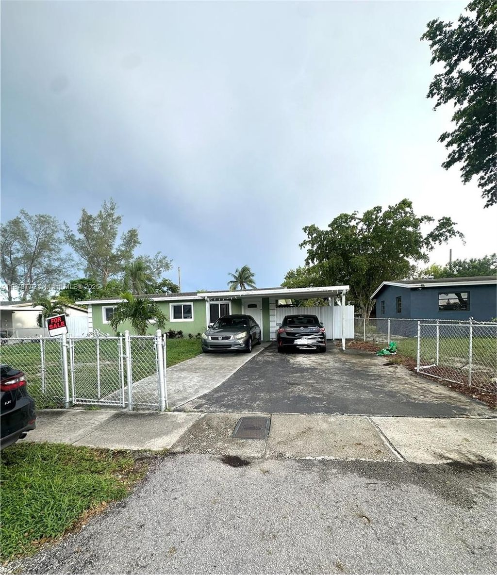 Photo of 1620 NW 15th Pl, Fort Lauderdale, FL 33311 (MLS # A11878779)