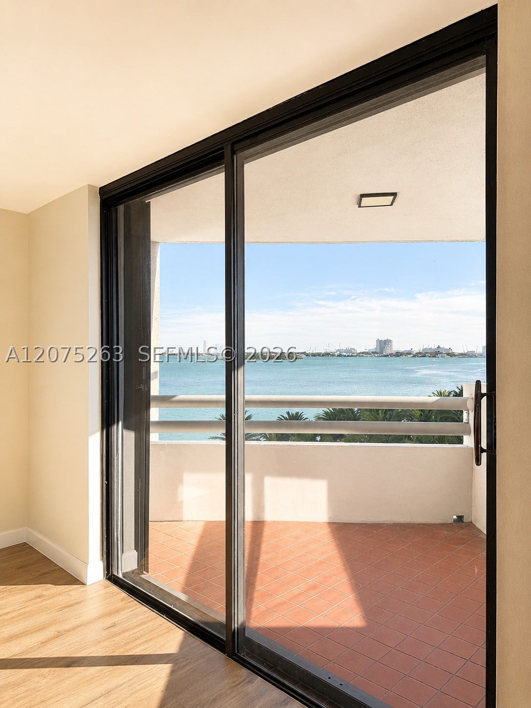 555 NE 30th St 603