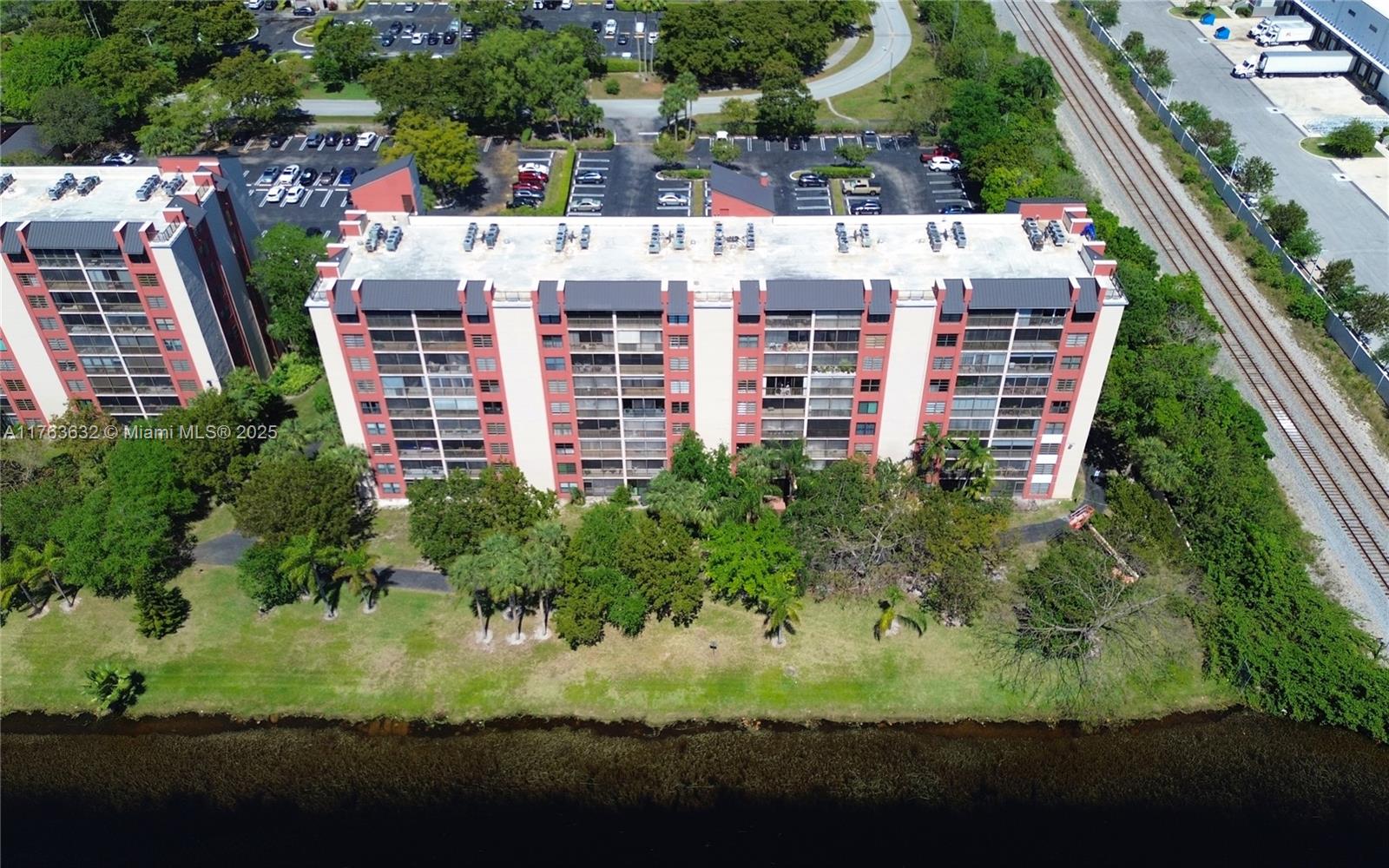 CYPRESS BEND CONDOMINIUM - Residential
