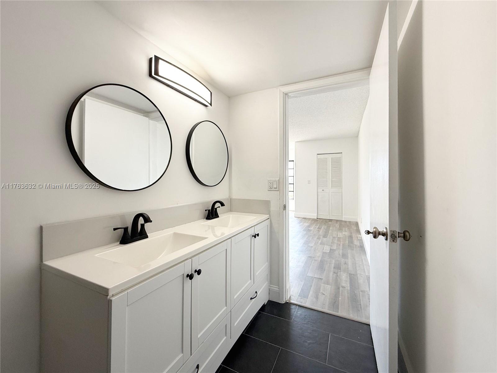 CYPRESS BEND CONDOMINIUM - Residential