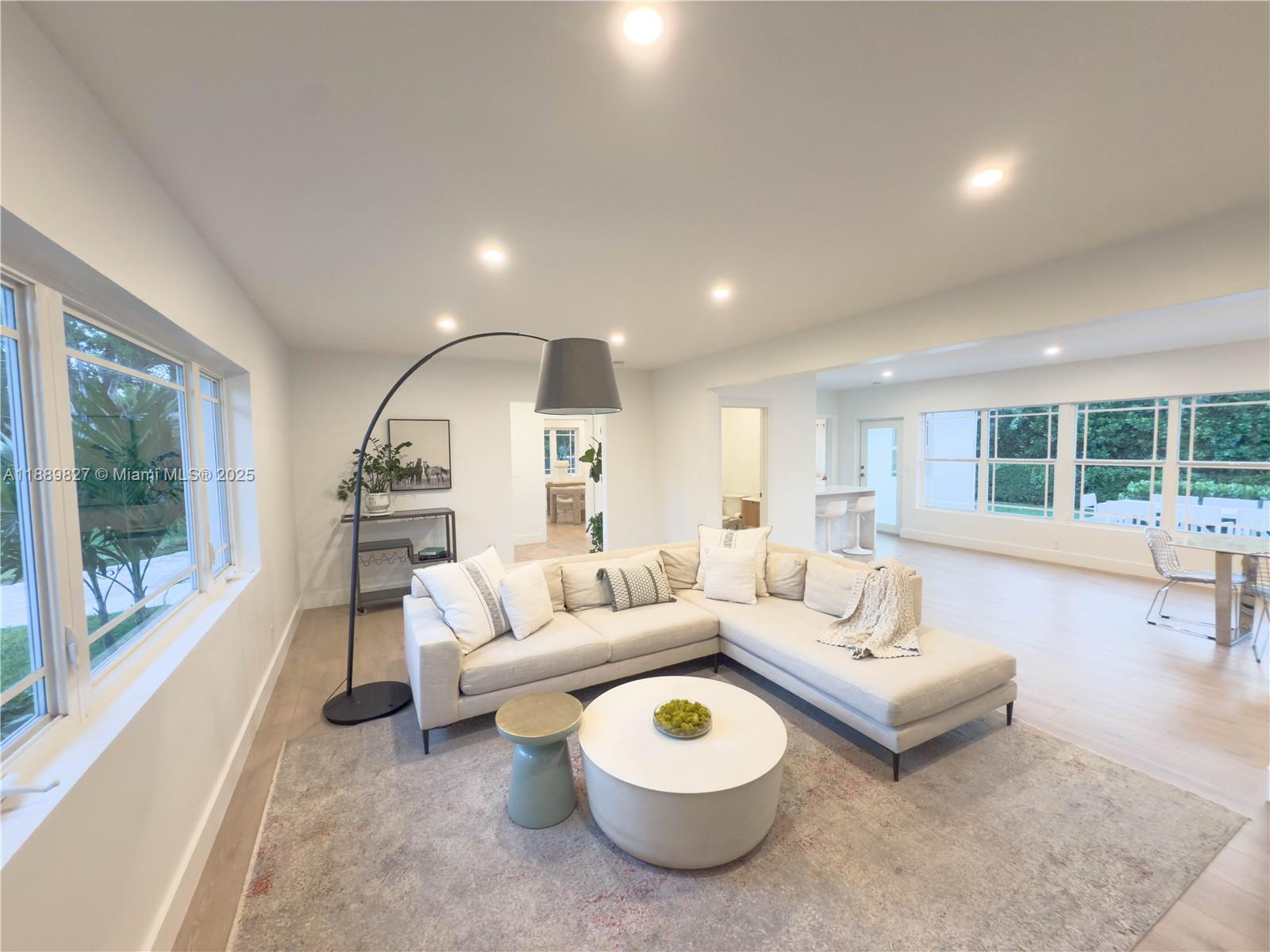 M SHORES BAY PK ESTATES - Residential