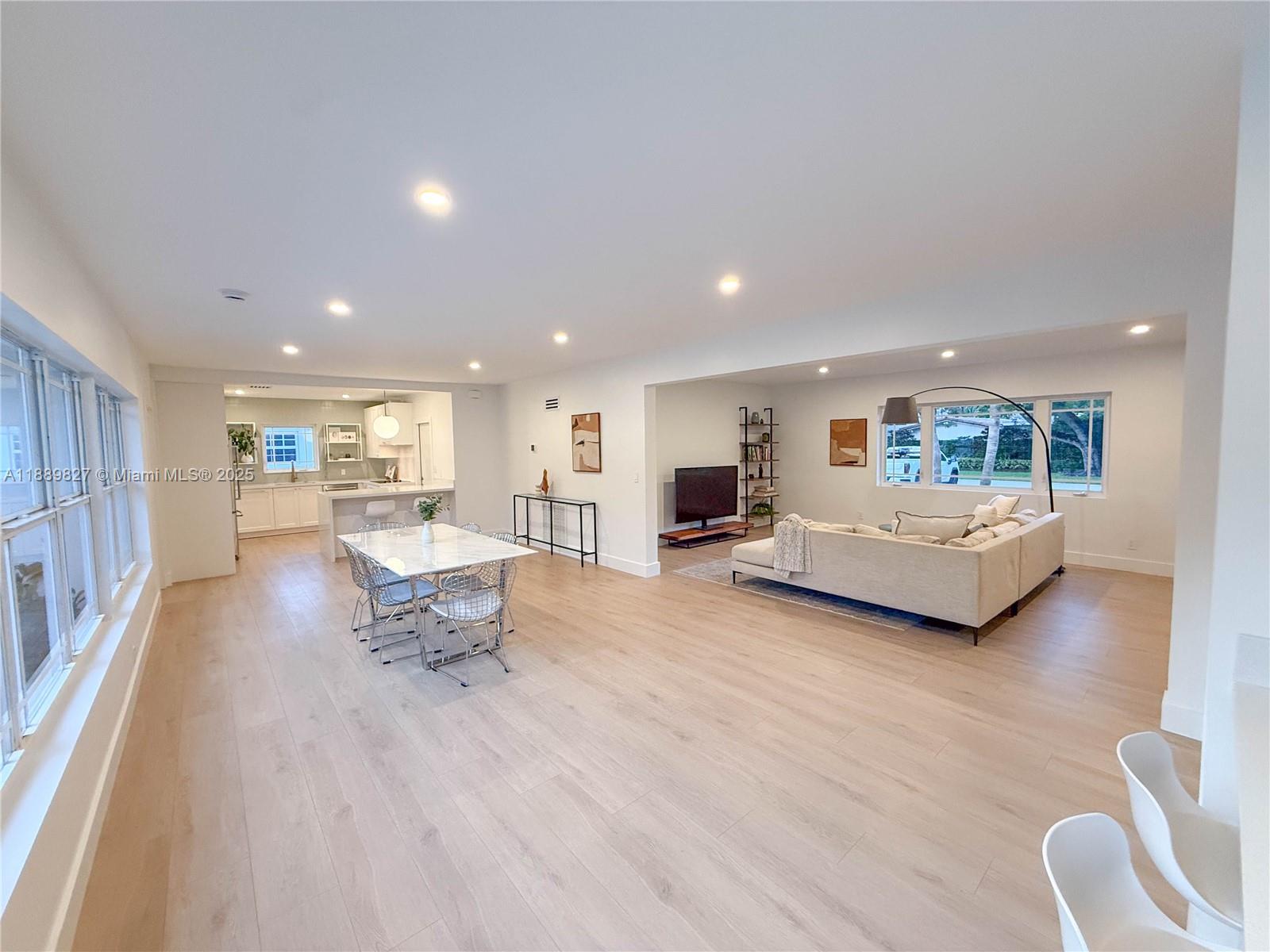 M SHORES BAY PK ESTATES - Residential