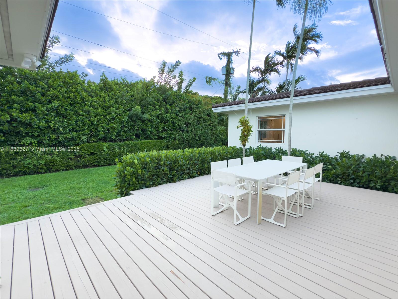 M SHORES BAY PK ESTATES - Residential