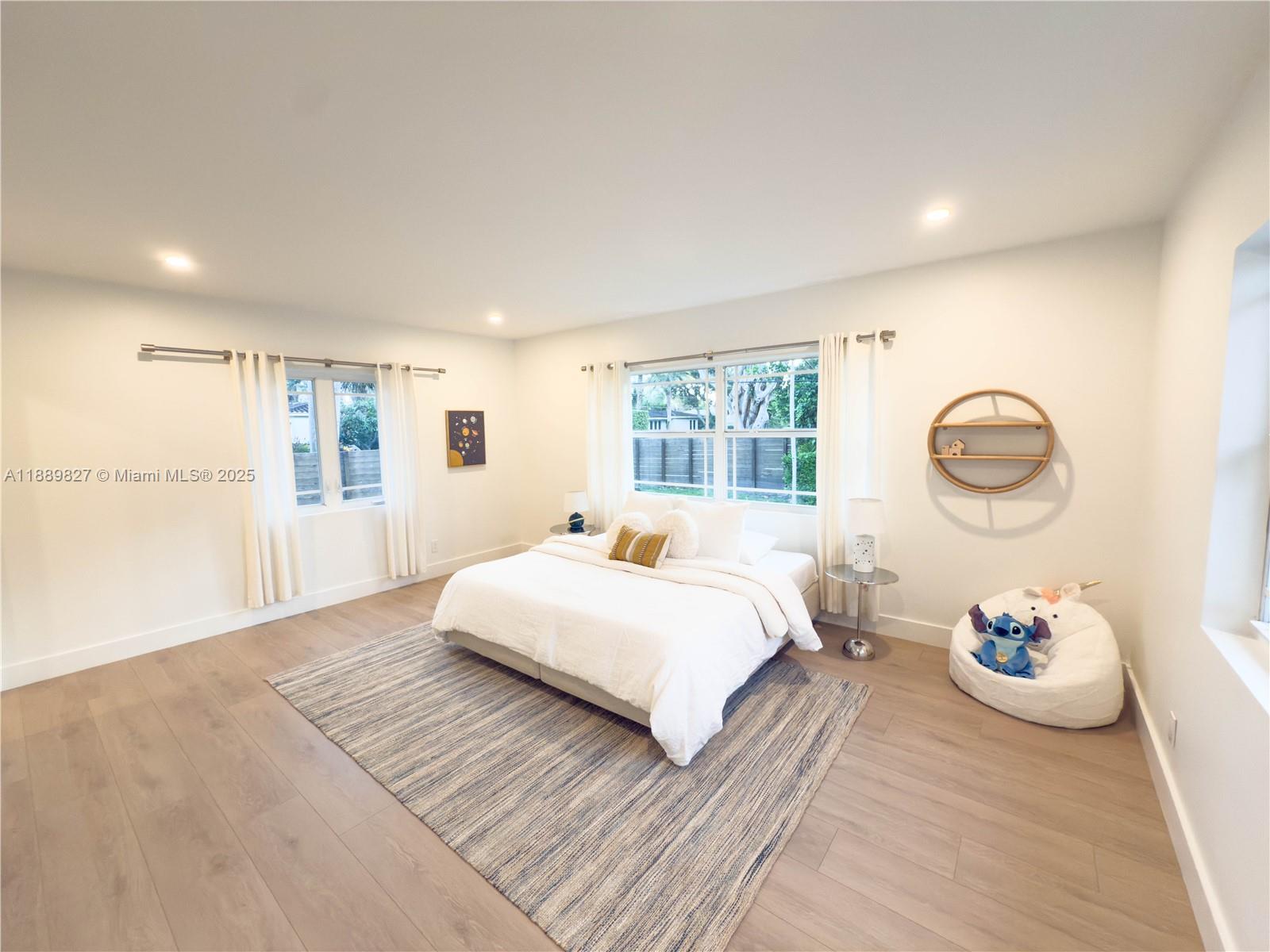 M SHORES BAY PK ESTATES - Residential