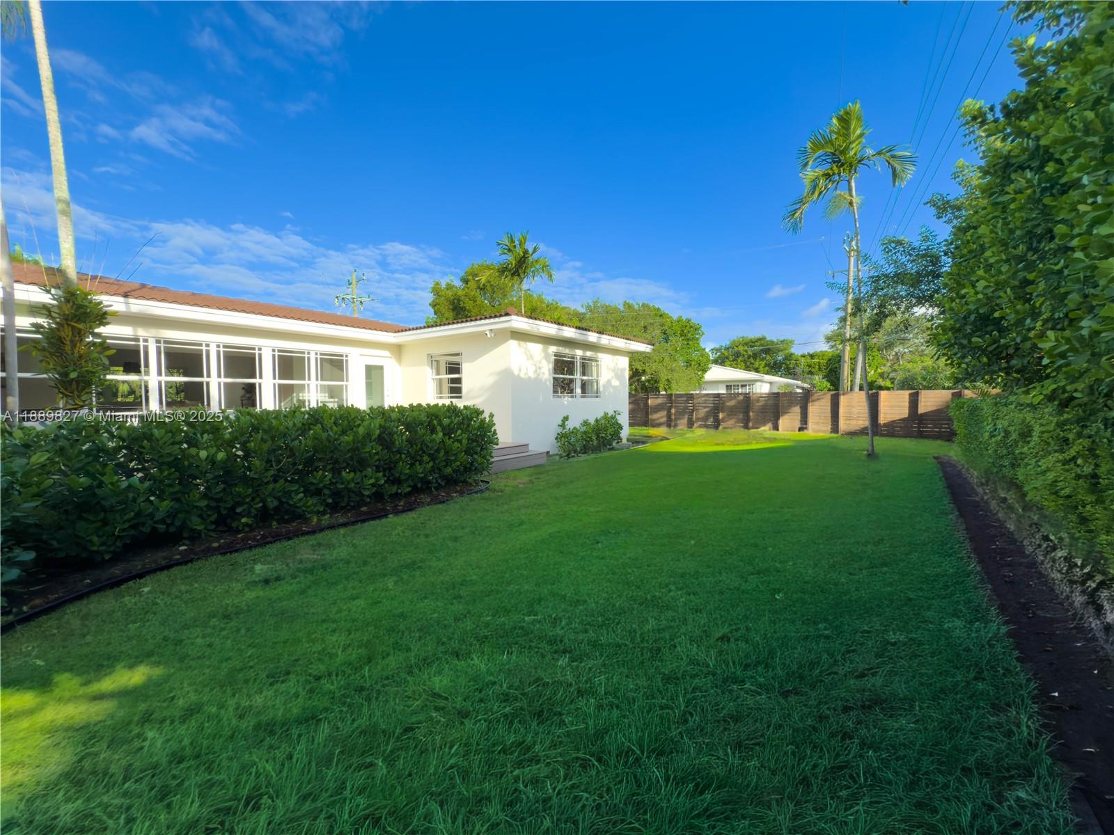 M SHORES BAY PK ESTATES - Residential