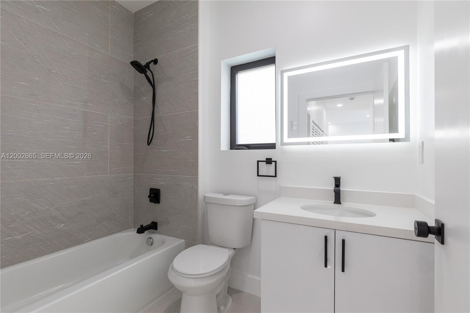 EL CAMINO PARK - Residential