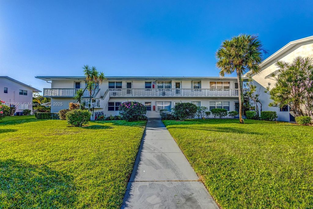 Photo of 174 Coventry H #174, West Palm Beach, FL 33417 (MLS # A11779661)
