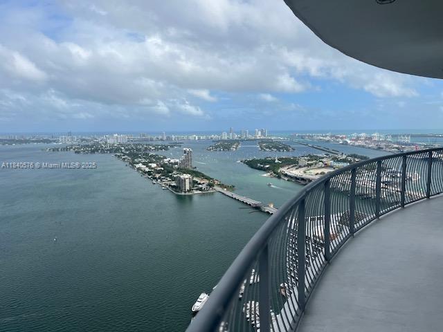1750 N Bayshore Dr 5501