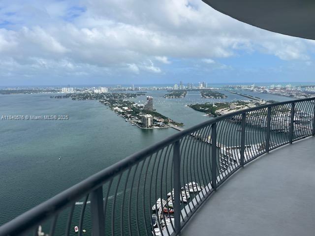 1750 N Bayshore Dr 5501