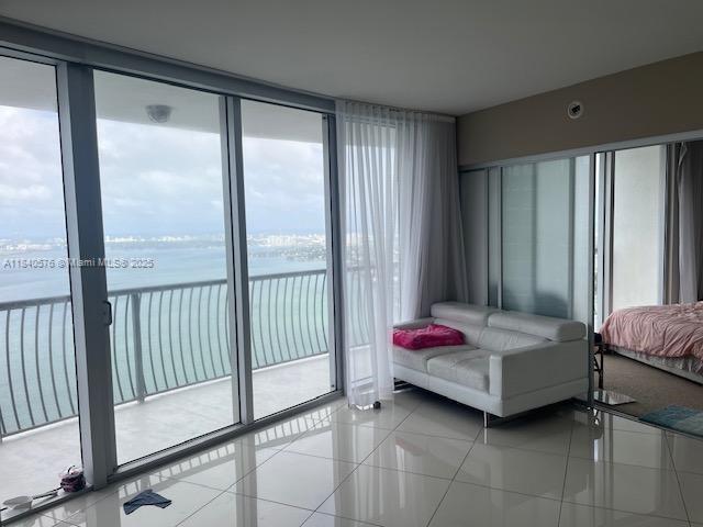 1750 N Bayshore Dr 5501