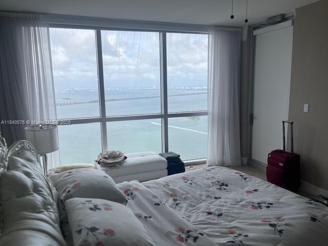 1750 N Bayshore Dr 5501
