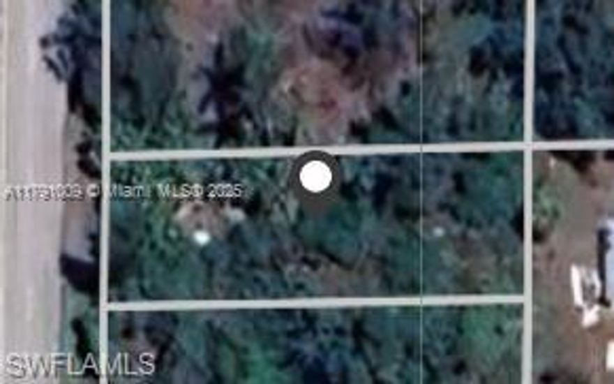 Prime residential lot in Punta Gorda, near Peace River and downtown. Enjoy urban convenience in a tranquil setting. Build your dream home here!!!!!